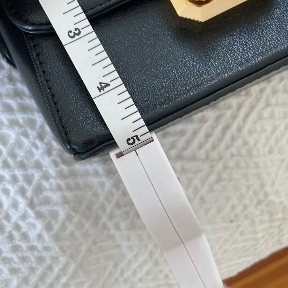 Chic Leather Purse - Picture 6 of 10